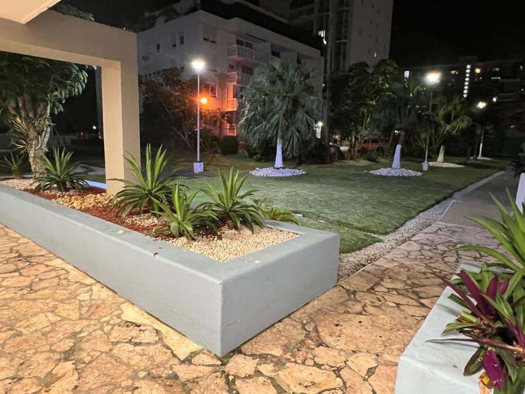 Hobie Oceanfront Apartment At Isla Verde San Juan Kültér fotó